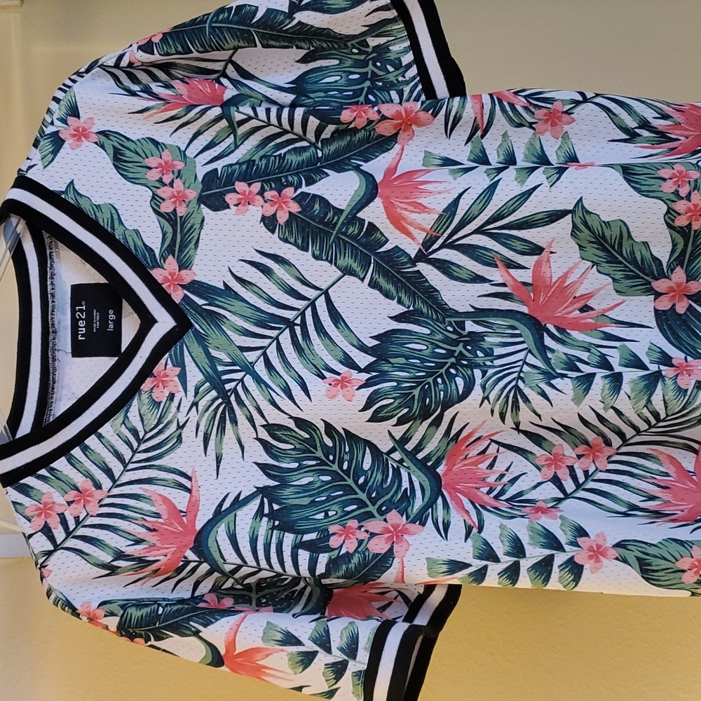 Rue21 top sz lrg